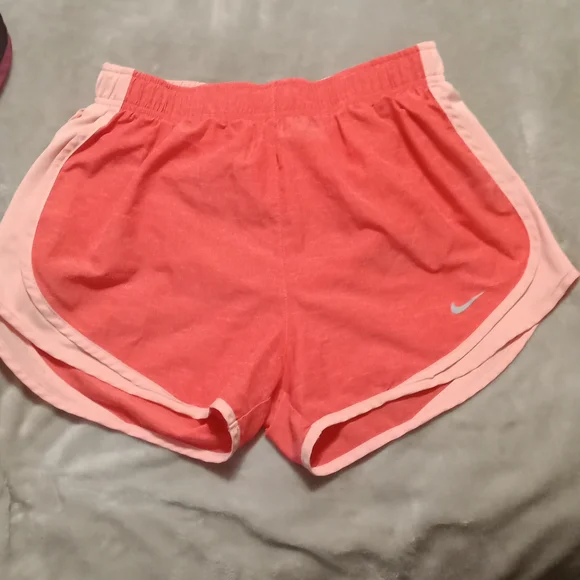 Nike Shorts - Picture 9 of 14